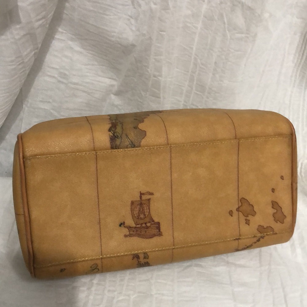 Alviero Martini 1st Class Leather Satchel with Strap - Picture 7 of 11